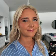 Tara Emily make-up artist