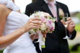 Zu bestimmten anlässen haben arbeitnehmer ein recht auf sonderurlaub. Trauzeugen Sonderurlaub Zur Hochzeit Was Ist Zulassig
