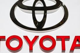 Toyota is recalling 31,000 units of the avalon and lexus es. Toyota Lexus Recalls 1 7m Vehicles For Risk Of Shrapnel From Exploding Airbags Chicago Sun Times