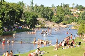 En san carlos hoy se espera +33.+27 °c, chubasco de lluvia, brisa ligera. Villa Carlos Paz Cordoba Turismo