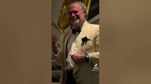 Magician Makes Fame Disappear On Purpose – Orange County Register