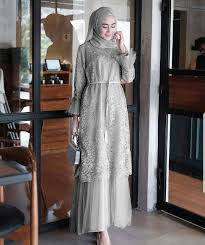 Selain itu, pilihan model baju gamis syar'i ini juga tampak stylish dengan aksen ruffle pada bagian baca juga: Buy Model Baju Pesta Dress Brokat Up To 62 Off