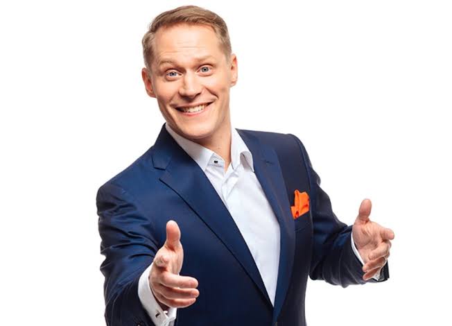 Jarkko Tamminen kertoo puhuvansa kuin opettaja: "Korostuu tyttärille  puhuessani" - Hymy