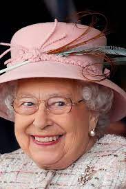 16 Of The Most Unexpectedly Funny Things Queen Elizabeth Ii Has Ever Said Queen Elizabeth Her Majesty The Queen Queen Hat