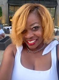 WHO CAN CURL MY HAIR LIKE THIS TOMORROW ❓😩 it's my birthday weekend ❤️