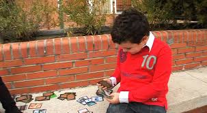 Buenas, no tengo ni idea de ps3 y tengo que regalarle un juego a un crio de 12 años. A Que Juegan Los Ninos De 9 A 12 Anos Dale Tiempo Al Juego