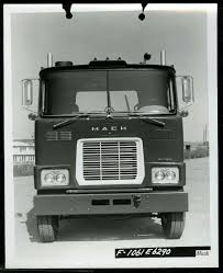 File 1972 Mack Truck Cab F 1061 Jpg Wikimedia Commons
