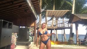 Watch online Daniela Blume aka Danielablume OnlyFans - Buenos das quiero  estar con vosotrxs toda la vida y llevaros a viajar conmigo bajo mi falda 4  on X-video