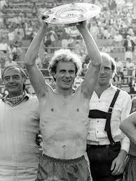 Seine beweggründe haben mit aktuellen entwicklungen im klub zu tun. 50 Jahre 50 Gesichter Rummenigges Rekordjahr 1981 Dfb Deutscher Fussball Bund E V