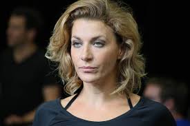 Caroline Frank als Velma Kelly mit Taenzerensemble beim Fototermin Ute  Lemper besucht die Proben