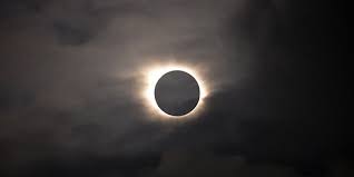 Gerhana bulan total ini akan bisa disaksikan di seluruh wilayah indonesia pada rabu, 26 mei 2021. Proses Terjadinya Gerhana Matahari Total Dan Dampak Yang Perlu Diwaspadai Merdeka Com
