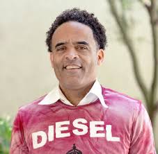 Mooney hired to coach MVC hoops