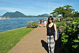 Stresa è uno dei luoghi più rinomati del lago maggiore e si trova sulla sponda piemontese del lago: Stresa E La Vista Panoramica Dal Mottarone Per Gli Amanti Della Natura L Emozione Di Un Viaggio