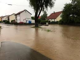 Warnungen vor herannahenden unwettern werden üblicherweise über die medien bekannt gegeben. Unwetter Erreichen Den Landkreis Landkreis Donau Ries Aktuell