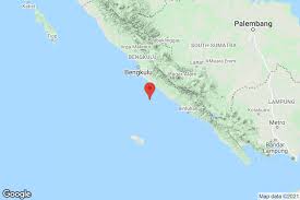 Bmkg menjelaskan gempa ini jenis gempa bumi dangkal dengan memperhatikan lokasi episenter dan kedalaman hiposenternya. Gempa Bumi Berita Terkini Gempa Bumi Bmkg Idn Times