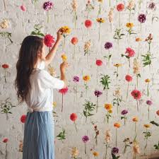 Backdrop paper fan buatan sendiri. 12 Ide Floral Backdrop Untuk Momen Lamaran Cantik Memukau Bisa Sewa Atau Bikin Sendiri