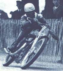 images?q=tbn:ANd9GcQwg8-q1PYQQCxa-4-B_HW