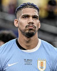 Barcelona defender Ronald Araújo is set to be sidelined for around four  months after deciding to undergo surgery