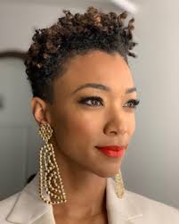She has a degree in theater from the university of alabama. Sonequa Martin Green Bio Age Pregnant Husband The Walking Dead