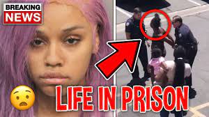 Yaya was seen sidling up. Floyd Mayweather S Daughter 19 Yaya Facing Life In Prison After Stabbing Nba Youngboy S Baby Mama Talent Recap