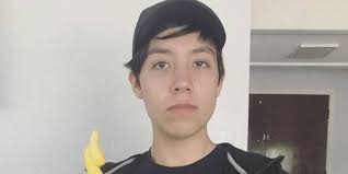 He was canceled recently for speaking spanish on one of his. Quackity Bio Family Trivia Famous Birthdays