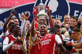 Arsenal players celebrate following their . Arsenal 2 Chelsea 1 Fa Cup Champions The Short Fuse