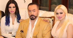 Adnan Oktar In Kedicikleri Kimlerdir