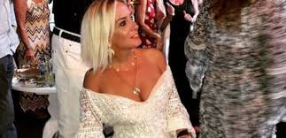 Özel i̇zmir fatih lisesinden mezun olduktan sonra ege üniversitesi i̇letişim fakültesi. Saba Tumer Kimdir Nereli Kac Yasinda