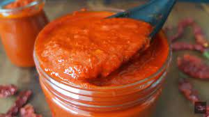 Cara membuat cili boh atau pes cili tahan lama cara ini selalu saya buat sebab untuk memudahkan saya tidak balik² kisar cili boh. Cara Membuat Cili Kisar How To Make Chilli Paste Youtube