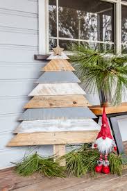 After stealing all of christmas from the whos, he finds that they can still enjoy christmas even without them, which makes him see the error of his ways and return the stolen gifts and decorations. 17 Christmas Pallet Ideas You Can Easily Diy