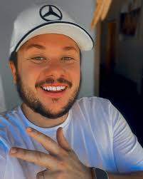 Não Gosto , Não sou obrigada a gostar . Não to nem aí se você acha isso  ruim , vou continuar sem Gostar ! 😘