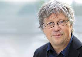 Jetzt wird milo programmiert (foto: Jury Immobilien Kopfe 2015 Dirk Labusch Jury Immobilien Kopfe 2015 Immobilien Haufe