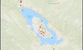 Peristiwa alam dapat berupa banjir, letusan gunung berapi, gempa bumi, tsunami, tanah longsor, badai salju, kekeringan, hujan es, gelombang panas, hurikan, badai tropis, taifun, tornado, kebakaran liar dan wabah penyakit. Bmkg Toba Samosir Diguncang 10 Kali Gempa Beruntun Dalam Waktu 40 Menit Bagian 1