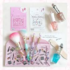 本当に100均なの かわいく映えるダイソーアイテム20選 ダイソー コスメ メイク道具 収納 ダイソー