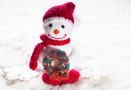 4 skeins chunky chenille yarn: Free Christmas Wreath And Snowman Knitting Patterns Knitting Women