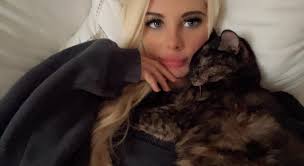 My toddler is really into “poooky” and kitties. She even wants to be a  black cat for Halloween. Just finished these cuties for her! 🖤🧡