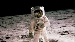 Filmée d'un bout à l'autre, l'épopée a été suivie heure par. Programmes Tv Evenements Nouveautes Les 50 Ans De La Mission Apollo 11 Polynesie La 1ere
