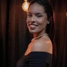 Lilia Shaw's Instagram, Twitter & Facebook