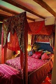 The use of colour, light. 9 Moroccan Bedroom Decoration Ideas