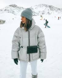 The coziest outfit in your closet trailmix: 21 Super Cute Ski Outfits For Women Skiing Outfit Snow Outfits For Women Snowboarding Outfit