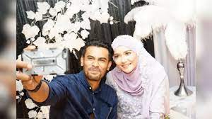 He joined tvshows named nur kasih, satu hari, jiwa, cinta jangan pergi, tahajjud cinta. B Hmfob9gxhzkm