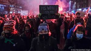 Warszawa), but historically the capital of the kingdom of poland has been krakow. Poland Thousands Protest As Abortion Law Comes Into Effect News Dw 28 01 2021
