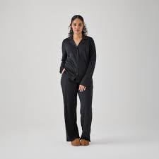 Women's Cooling Pyjamas: Iced Long Sleeve PJ Set for Women | Hush Canada