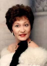 Shari Bennett's Instagram, Twitter & Facebook