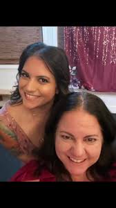 Ariana Escue (@ariescue)