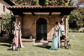 Pero hay otras a las que ir como invitadas sencillamente emociona. Un Blog De Ideas Para Encontrar Tu Vestido De Invitada Ideal