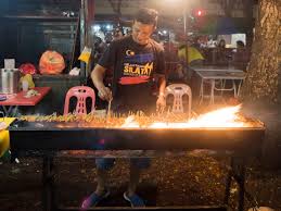 Air itam's largest night market is a haven for local foodies, so come here with a canvas bag and a big appetite. The Best Penang Night Markets The Roaming Fork