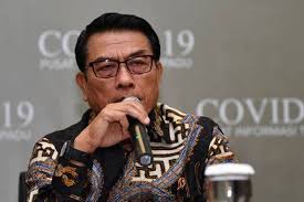 Moeldoko menegaskan pertemuannya dengan kader partai demokrat adalah urusannya. Tak Langsung Menjawab Ini Reaksi Moeldoko Saat Ditanya Ingin Nyapres Atau Tidak