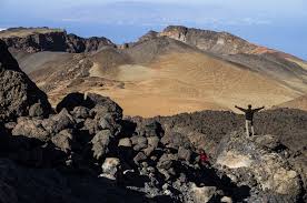 The teide cable car base station is perfectly accessible by road and is located at 2,356 m above sea level. 9 Teide Pico Viejo Tf 38 Wanderwege Tenerife