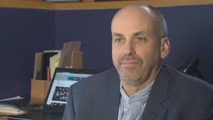 Un criminologue étudie les effets de la légalisation du cannabis sur les  Canadiens